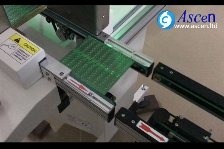 <b><b>PCB stacker loading PCB board on the SMT line</b></b>